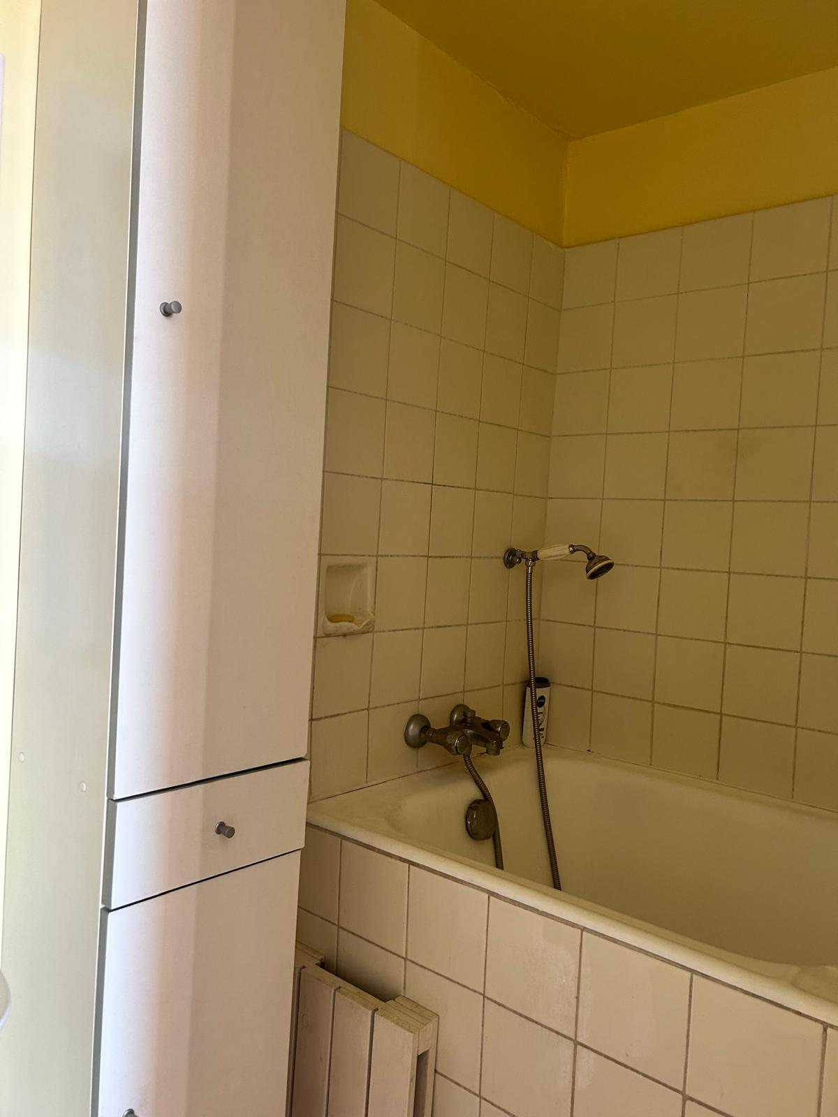 1200